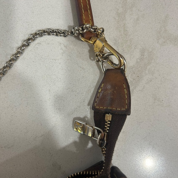 Louis Vuitton clutch/crossbody - Picture 3 of 3